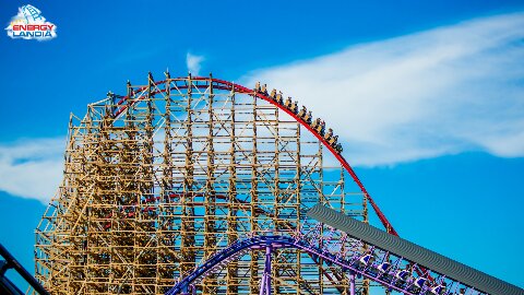 Wir laden Sie in den größten Vergnügungspark Energylandia in Polen in Zator ein. Energylandia ist mehr als ein Vergnügungspark, es ist ein echtes Unterhaltungszentrum! Herzlich willkommen!